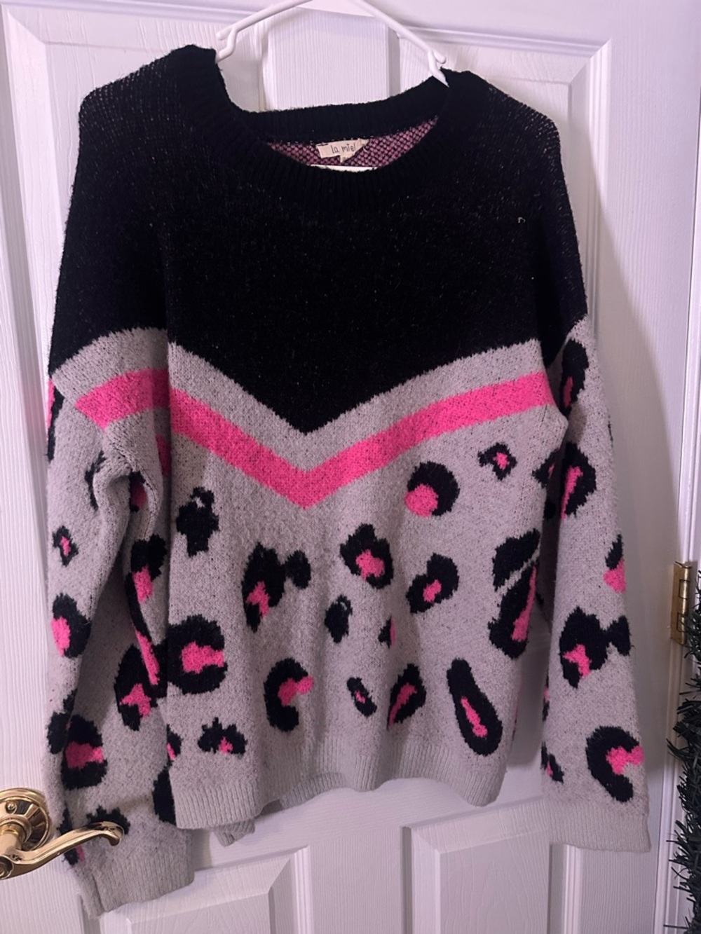 La Vie En Rose Black, Gray & Pink Chevron Leopard Crewneck Sweater